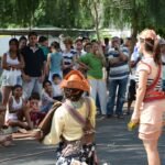 Teatro de Rua da Mostra Lona realizado na Avenida Tarsila do Amaral no domingo de Feira